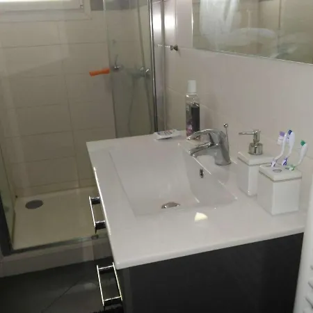 Confortable 2 Pieces Au Lavandou Avec Balcon, Clim Et Acces Piscine - Fr-1-308-120 Apartment *