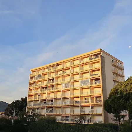 Confortable 2 Pieces Au Lavandou Avec Balcon, Clim Et Acces Piscine - Fr-1-308-120 Apartment *